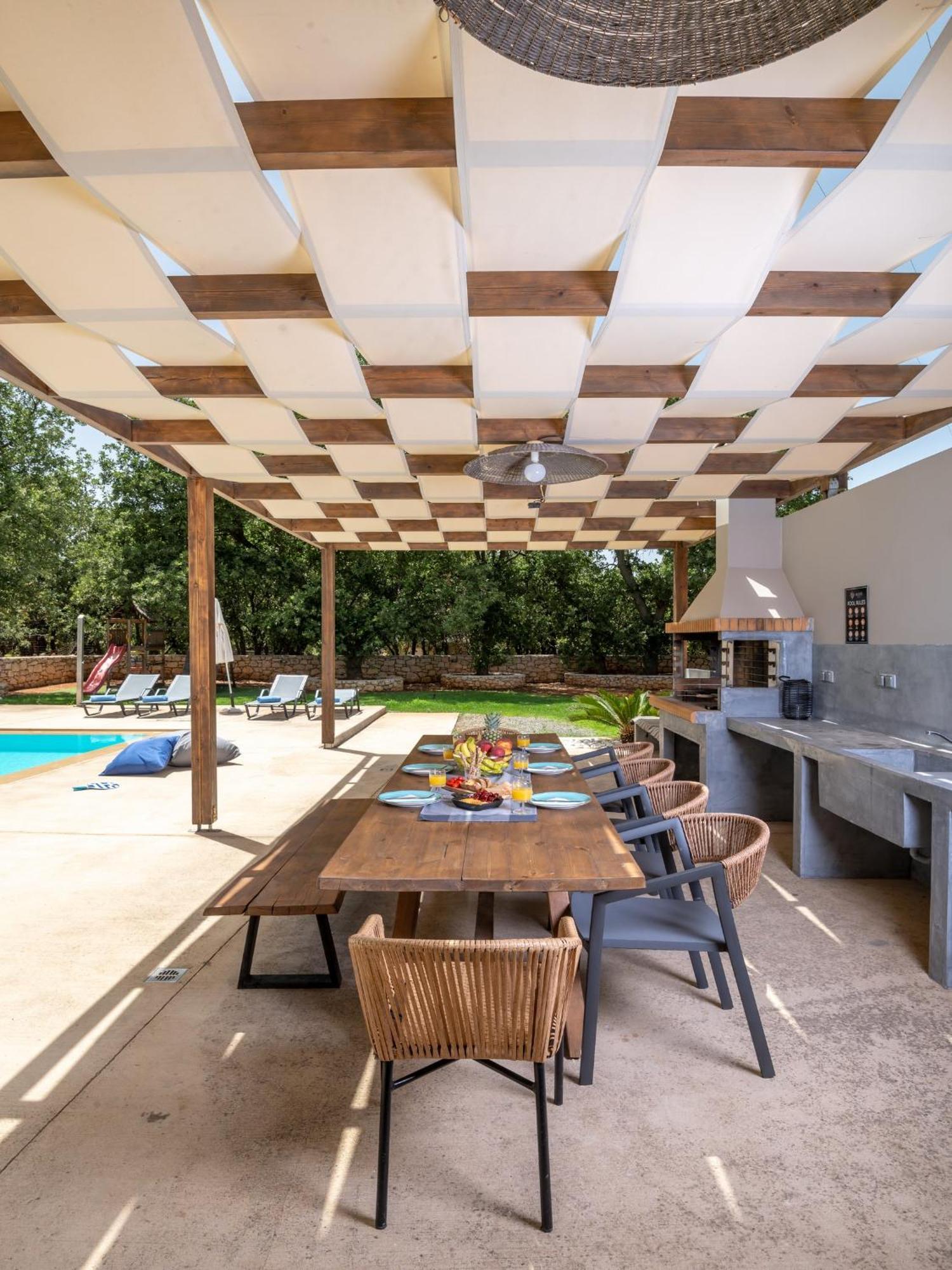 Villa Ellie - Heated Pool, Playground, Garden & Bbq! Vederoi Zewnętrze zdjęcie