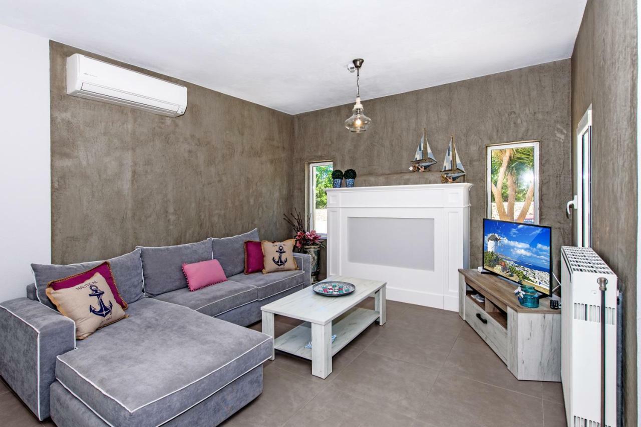 Villa Ellie - Heated Pool, Playground, Garden & Bbq! Vederoi Zewnętrze zdjęcie