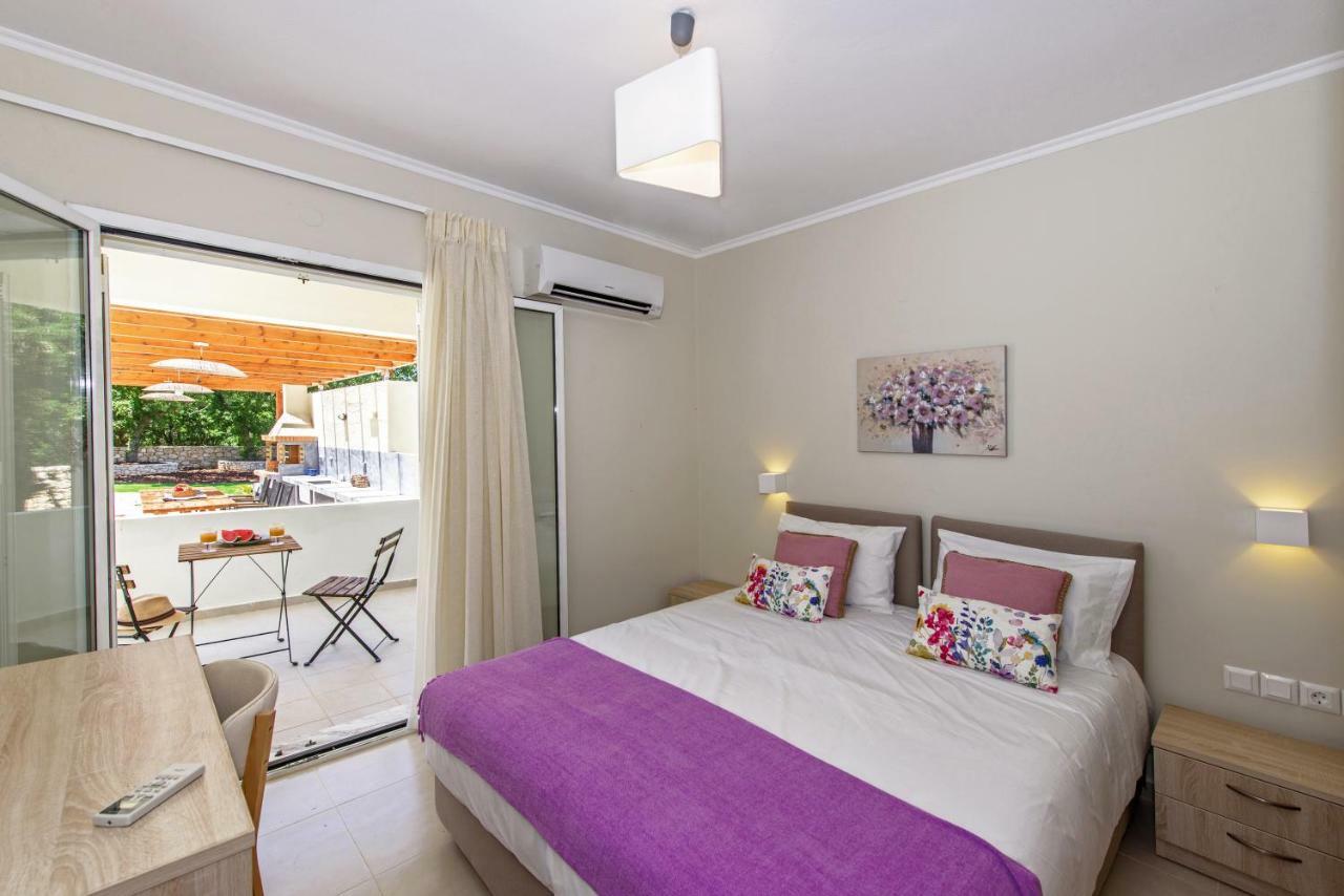 Villa Ellie - Heated Pool, Playground, Garden & Bbq! Vederoi Zewnętrze zdjęcie